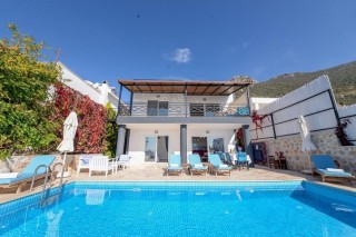 SEA VIEW 7 BEDROOM VILLA WITH PRIVATE POOL