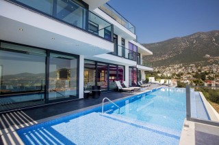 Luxury 5 Bedroom, Private Infinity Pool With Sea View