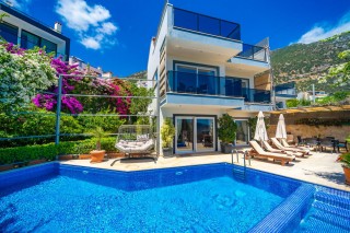 3 Bedroom Duplex Villa With Private Pool in Kalkan
