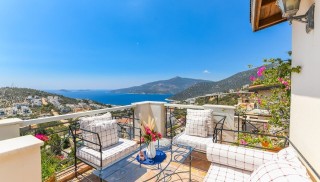 BEAUTIFUL DUPLEX APARTMENT WITH MAGNIFICENT SEA VIEW