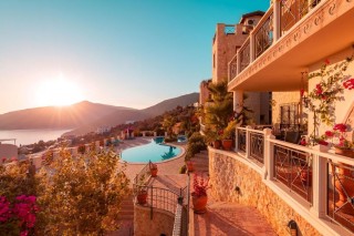 BEAUTIFUL 2 BEDROOM APARTMENT WITH SEA VIEW