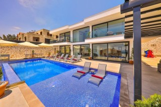 Luxury Villa For Rent Close To The Center Of Kalkan