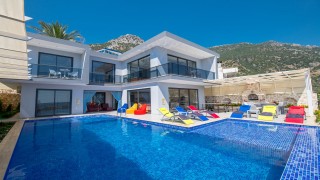 Villa for Rent with Sheltered Pool in Kalkan Center