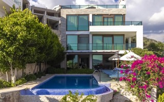 Spacious Villa for daily rental close to the center