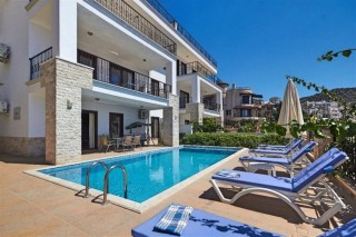Beautiful 5 Bedroom Duplex Villa With Private Pool
