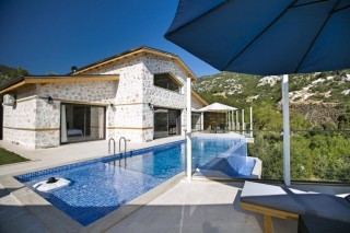 Doğa İçinde Özel Havuzlu Villa