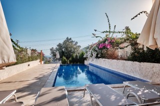 Daily Rental Apartment with Private Pool in Kalkan.