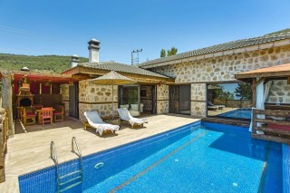 Doğa İçinde Özel Havuzlu Villa