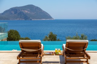 Luxury villa for rent for 8 persons by the sea in Kalkan Kalamar